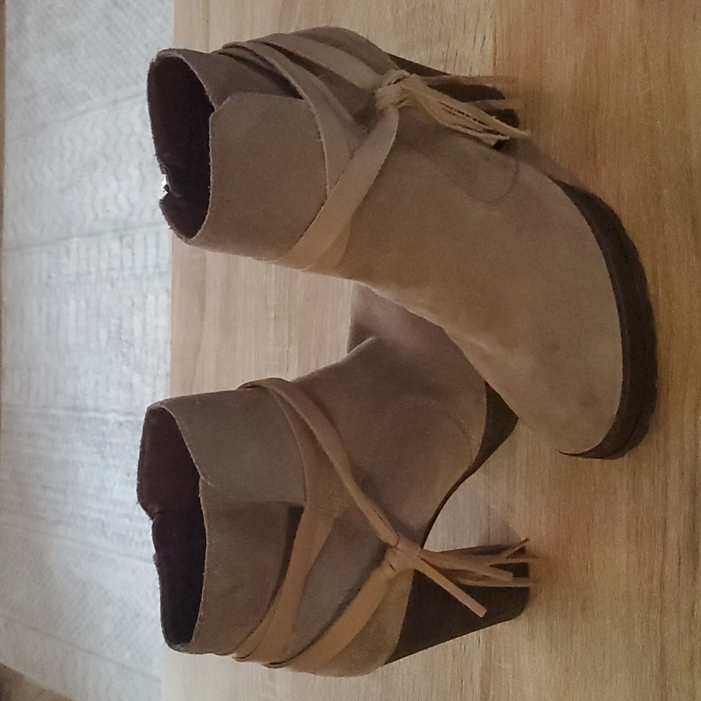 Marc O'Polo  suede ankle boot. 7.5/8.